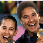 Duda e Ana Patrícia derrotam canadenses e são ouro no vôlei de praia