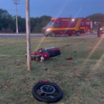 Motociclista perde controle da direção e morre ao invadir rotatória em Porto Murtinho