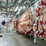 Em resposta à França, frigoríficos querem suspender venda ao Carrefour no Brasil