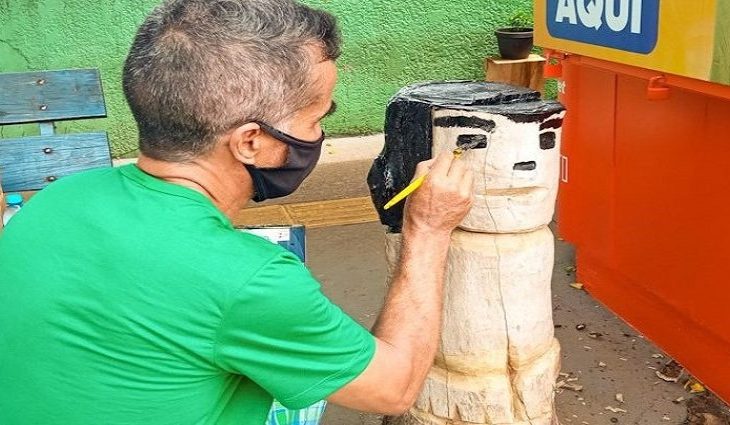Mariano-pintando-bugrinho-2-atualizado-730x425