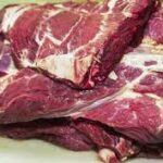 Jardim: Homem furta vaca com amigos, carneia o animal e chama a esposa para lavar o carro