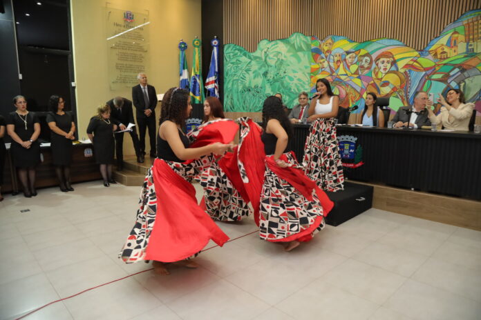 Momento-cultural-marcou-Sessao-Solene-1-1-696x464