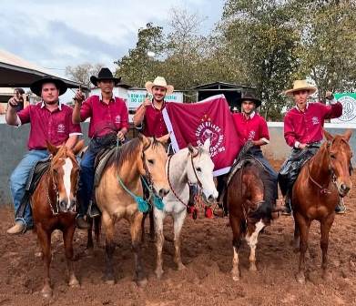CL Retiro Caracol vence a Taca de Prata no 57 Encontro Estadual de Laco Comprido