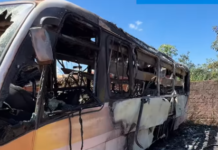Novas informações: Incêndio destrói ônibus em garagem no Portal Santa Rita em Bela Vista