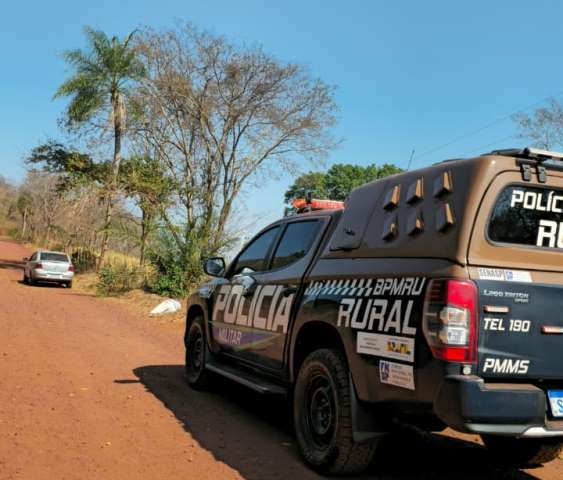 homem-e-encontrado-morto-com-tiros-e-corte-no-pescoco-em-corumba