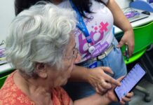 Campo Grande: Curso gratuito ensina idosos a usar celular e WhatsApp com segurança