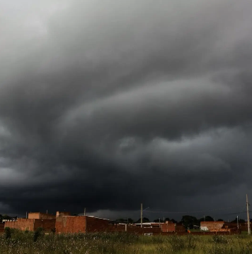 Ciclone coloca MS em alerta de tempestade por 4 dias, com rajadas de ventos de 60 km/h